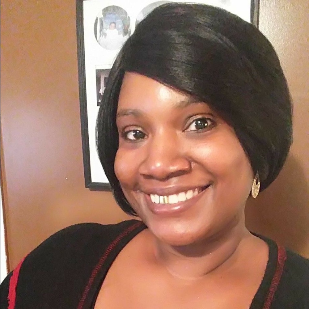 Meet your Posher, Sharon